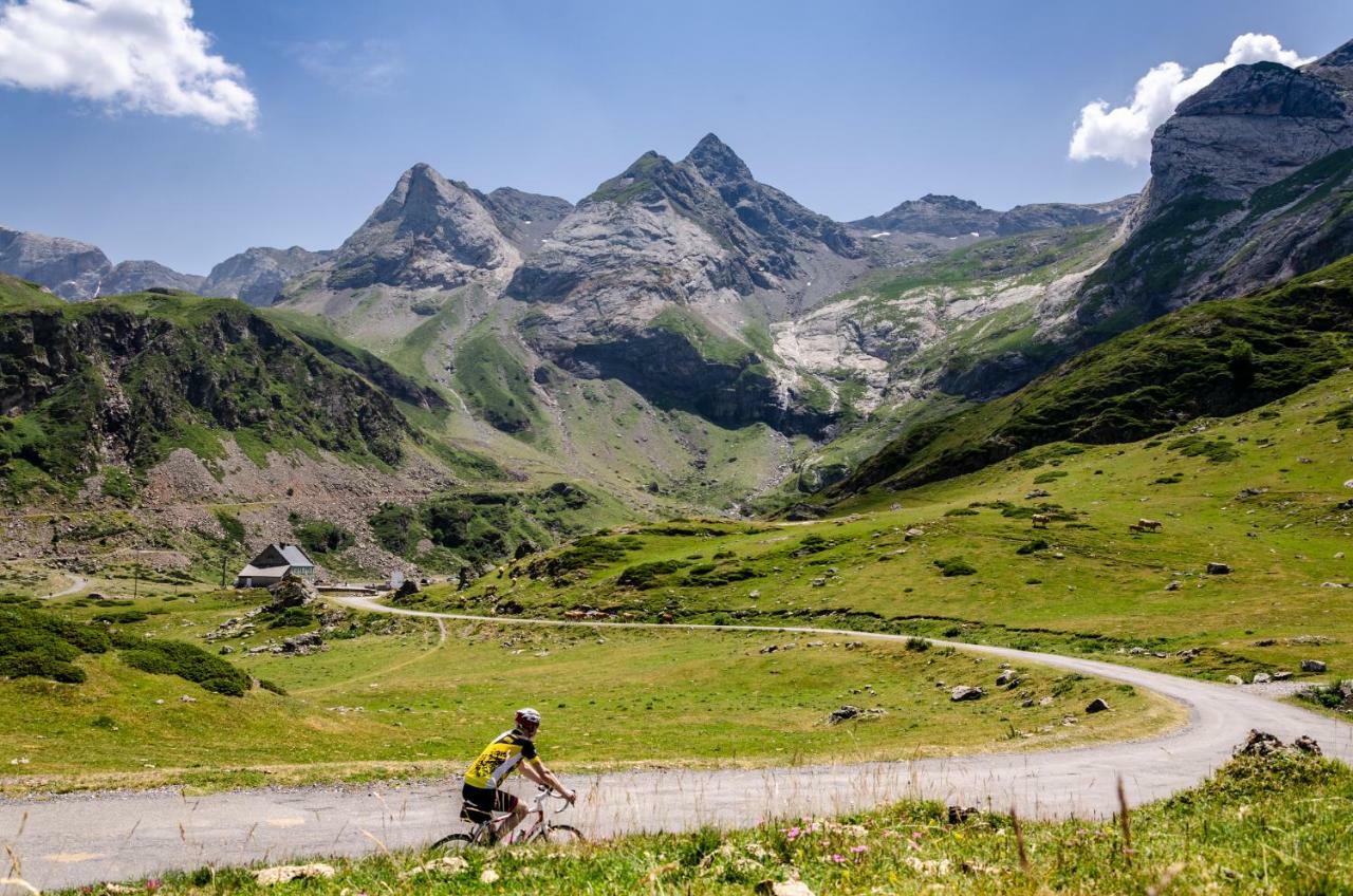 Pyrenees Cycling Lodge Saint-Savin  Exterior foto